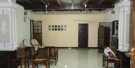 31 Cents Plot with Family home in Prime Location for Sale at Kayamkulam, Alappuzha