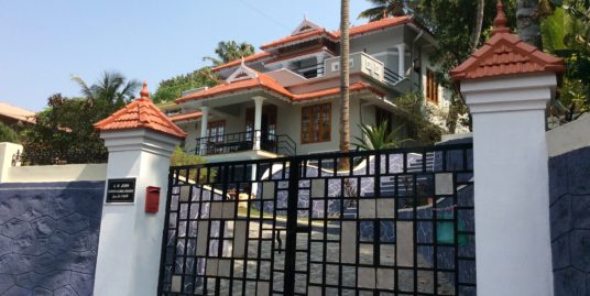 3000 Sq.ft. Luxury House in 45 cents plot For Sale In city of Thiruvalla
