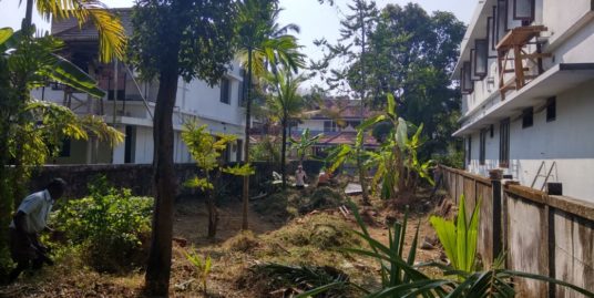 9.1 Cents Residential Plot For sale  at Peshkar Road, Near Koodalmanikyam Temple, Irinjalakuda, Thrissur District, Kerala