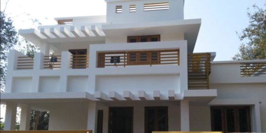 New 4 Bedroom house for sale in Kannadi, near kottukulangara baghavathy temple, Palakkad