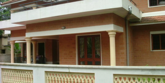 10 Cents Land With House For Sale in Ponekkara, Edappally, Ernakulam