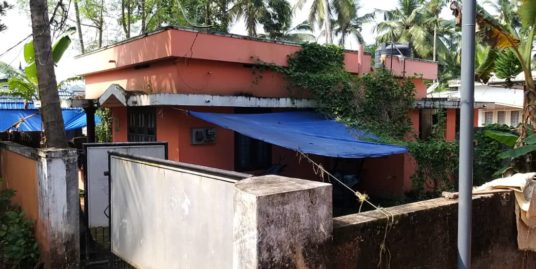 1900SqFt square plot with 2 bed room house for sale, located at 300 mtr away from the Calicut Bypass Road.