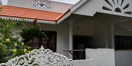 3 Bedroom,2 Bath House for sale in Kuzhupilly, Edavanakad,Vypin,Kochi.