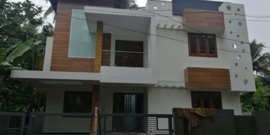4 Bed, House/Villa for Sale in Kuttur,Thrissur
