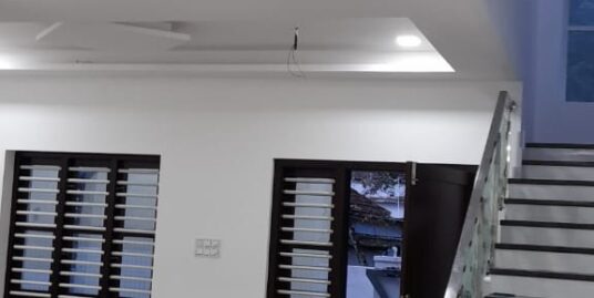 അരൂർ ബൈപാസ് ജംഗ്ഷൻ അതിന്റെ സമീപം നാല് സെന്റ് സ്ഥലം