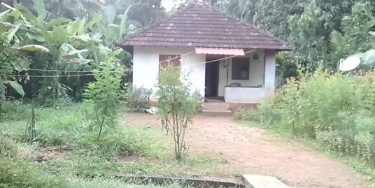 13 Cent Residential plot with small outhouse facing East for sale near Guruvayur