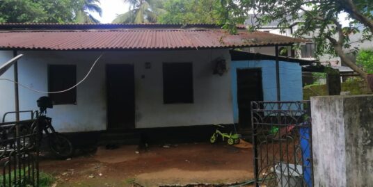 10 cent Commercial land for sale in Kannamkulangara.