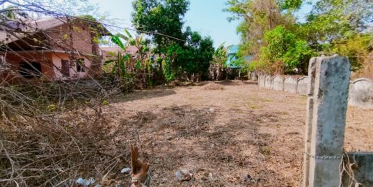 Residential land for sale in Muthuvara