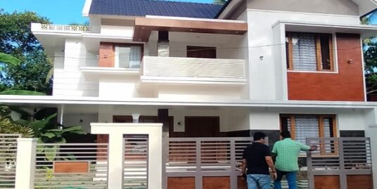 4 BHK new House for sale in mundur, Thrissur.